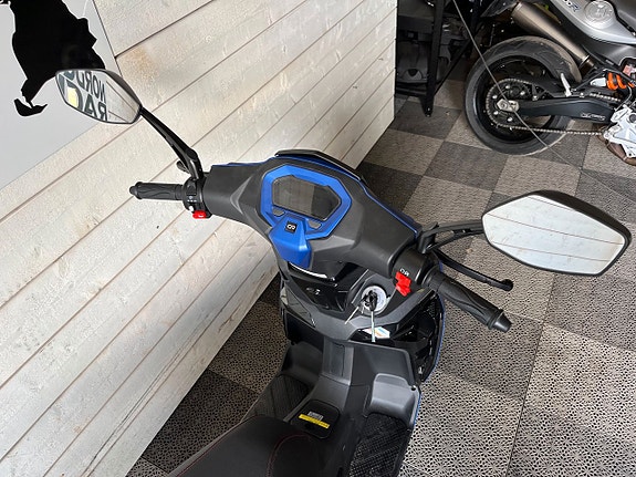 MOTO CR R9 PURE 4T EFI EURO 5+ 24Mån Räntefritt *Fri frakt 2 of 5