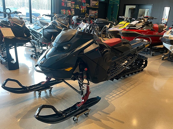 Ski-Doo Summit Expert 165" 850 E-Tec Turbo R HUB 10.25" 4 of 4