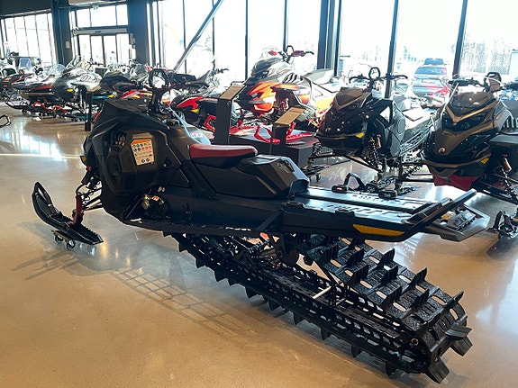 Ski-Doo Summit Expert 165" 850 E-Tec Turbo R HUB 10.25" 3 of 4