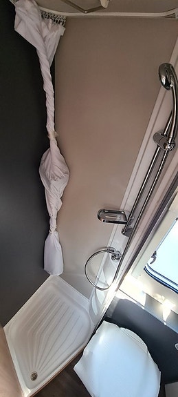 Knaus 500 KD Sport "Våningssäng + Golvvärme" 9 of 10