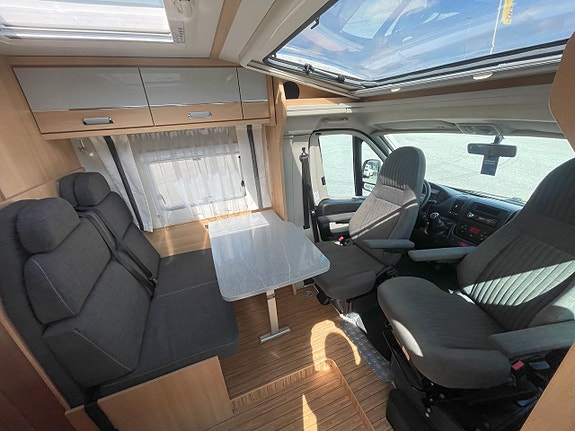 Fiat Dethleffs  2,3 MultiJet 130Hk // Långbäddar// B-Körkort // Ny bes 12 of 18