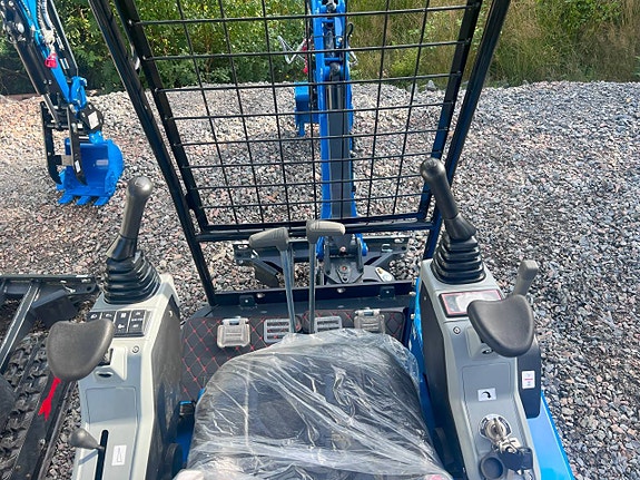 Minigrävare Nya uppgraderade Rippa R15 med tillbehör 5 of 5