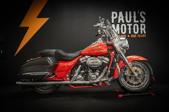 Harley-Davidson Road King CVO (FLHRSE3) "Vance&Hines" 2 of 19
