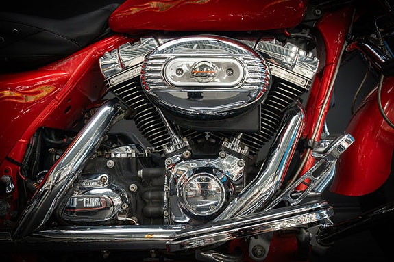 Harley-Davidson Road King CVO (FLHRSE3) "Vance&Hines" 16 of 19