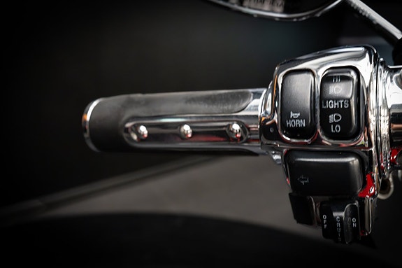 Harley-Davidson Road King CVO (FLHRSE3) "Vance&Hines" 18 of 19