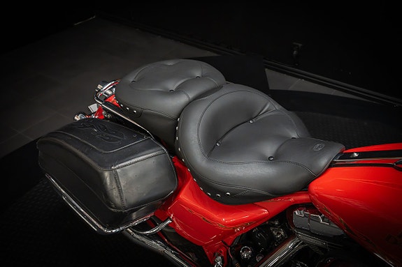 Harley-Davidson Road King CVO (FLHRSE3) "Vance&Hines" 14 of 19
