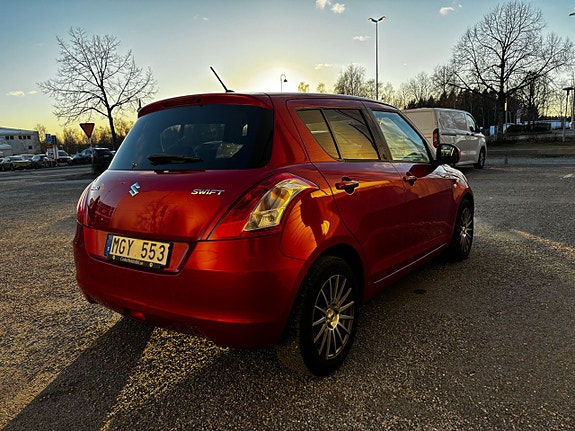 Suzuki Swift 5 of 8