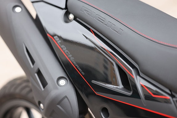 Rieju MRT Black Edition | 45km/h | Crossmoped 8 of 20