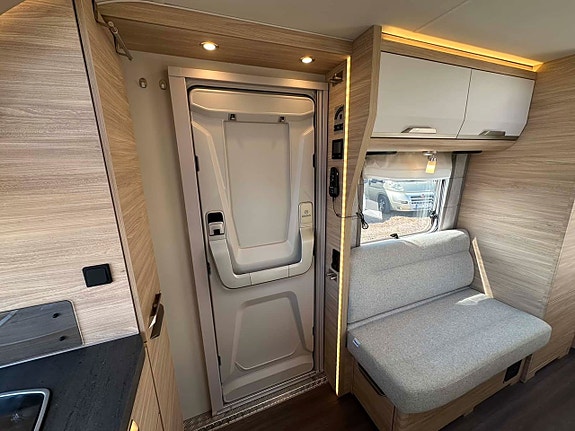 Knaus 650 PEB 11 of 24