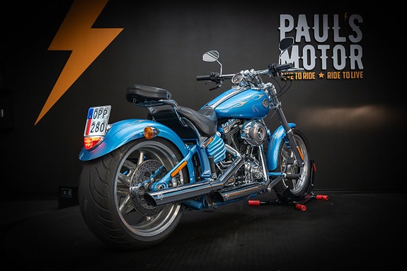 Harley-Davidson Rocker C (FXCWC) *Vance & Hines* 4 of 15