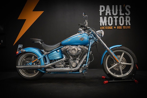 Harley-Davidson Rocker C (FXCWC) *Vance & Hines* 2 of 15