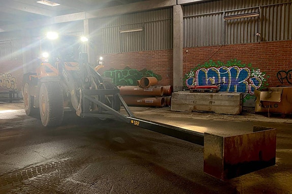 SRF - Städskrapa, skrapa ur container och flak m.m 6 of 7