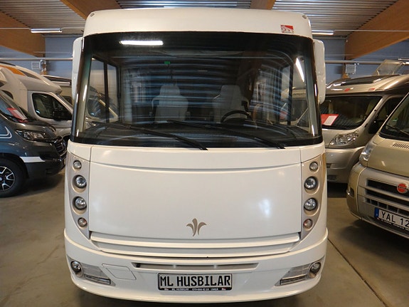 Niesmann Arto 83F " Queensbed "3.0" AC bodel " Alde " 5 åk " 22 of 23