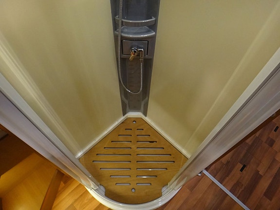 Niesmann Arto 83F " Queensbed "3.0" AC bodel " Alde " 5 åk " 10 of 23