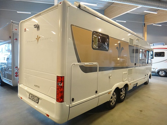 Niesmann Arto 83F " Queensbed "3.0" AC bodel " Alde " 5 åk " 21 of 23
