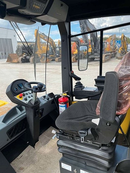 Bomag BW213D-5 Uthyres/For Rental 3 of 3