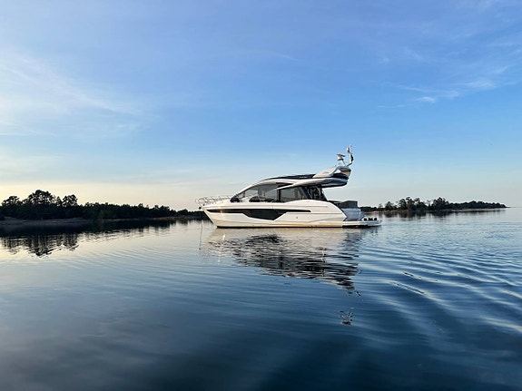 Välvårdad Galeon 510 Skydeck Maxutrustad lyxyacht i nyskick!