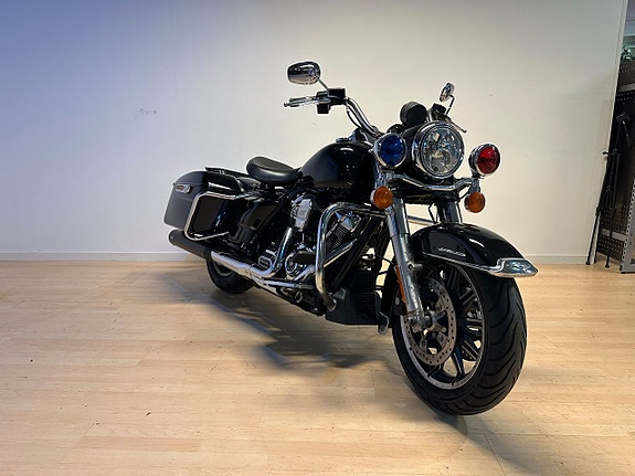 Harley-Davidson Road King Police 2 of 4