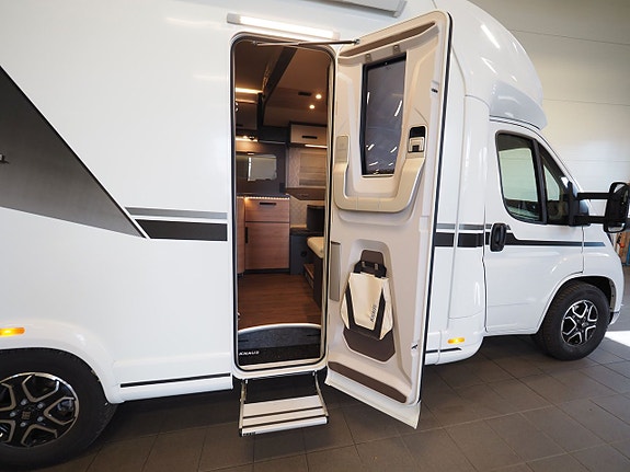 Knaus L!ve Wave 700 LX Mässerbjudande I AUT I Backkamera I Taksäng 4 of 22
