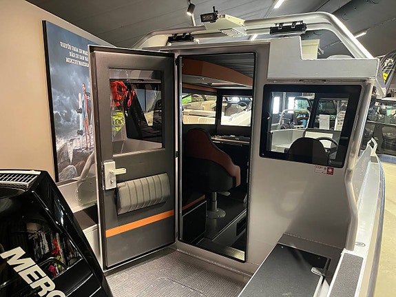 Ockelbo B21 CAB Mercury F200 V6 -25 4 of 9
