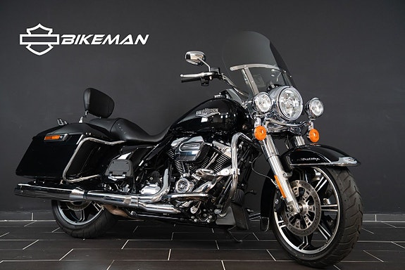 Harley-Davidson Road King SE Street Cannons
