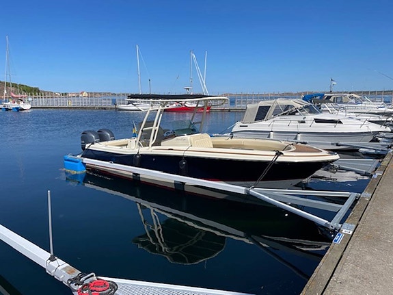 Chris-Craft 26 Catalina 2 of 4