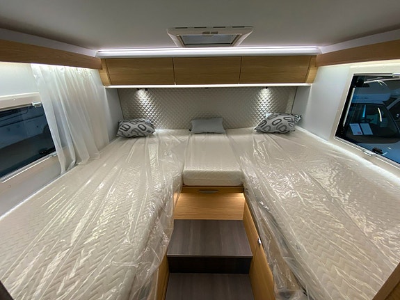 Adria Coral 670 DL 60 Y / B-körkort / Face to Face / Automat 17 of 18