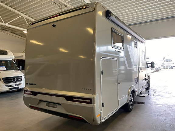 Adria Coral 670 DL 60 Y / B-körkort / Face to Face / Automat 2 of 18