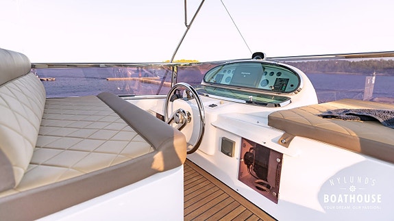 Elegance 68 | 2x Man D2442 1300 hp 6 of 30