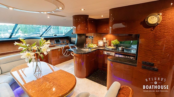 Elegance 68 | 2x Man D2442 1300 hp 28 of 30