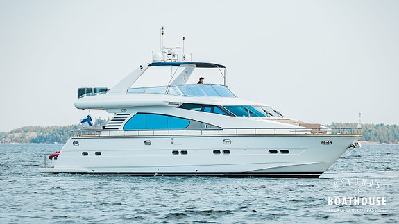 Elegance 68 | 2x Man D2442 1300 hp 4 of 5