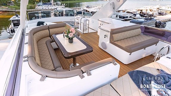 Elegance 68 | 2x Man D2442 1300 hp 7 of 30