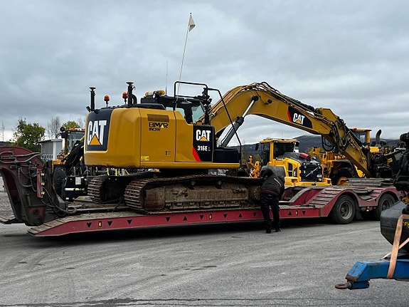 Uthyres / säljes Grävare Cat 316EL