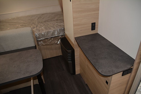 Caravelair Alba 400  Ny 9 of 17
