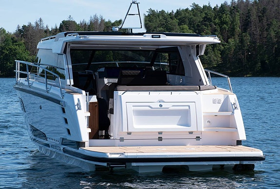 AQUADOR 300 HT | På väg in | 9995/m