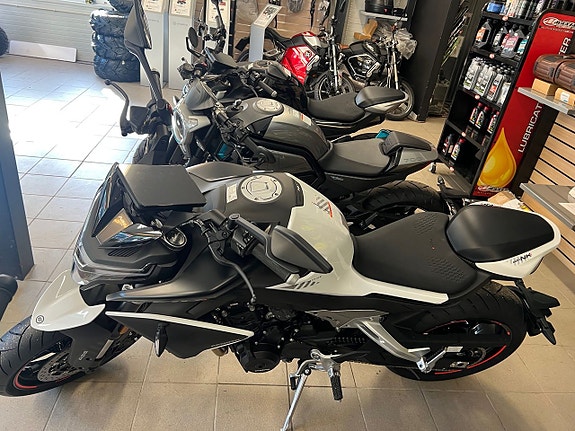 CFMOTO NK 800  O.M.G LEVERANS 9 of 12