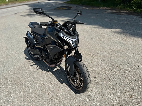 CFMOTO NK 800  O.M.G LEVERANS 5 of 12