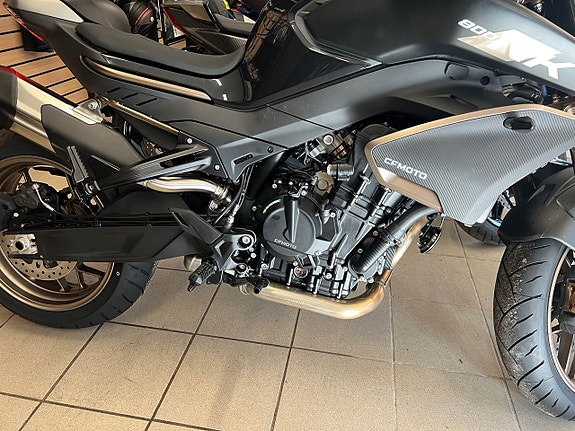 CFMOTO NK 800  O.M.G LEVERANS 11 of 12