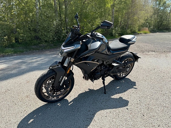 CFMOTO NK 800  O.M.G LEVERANS 4 of 12