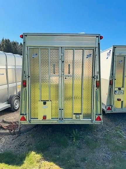 Ifor Williams BV 126 2 of 6