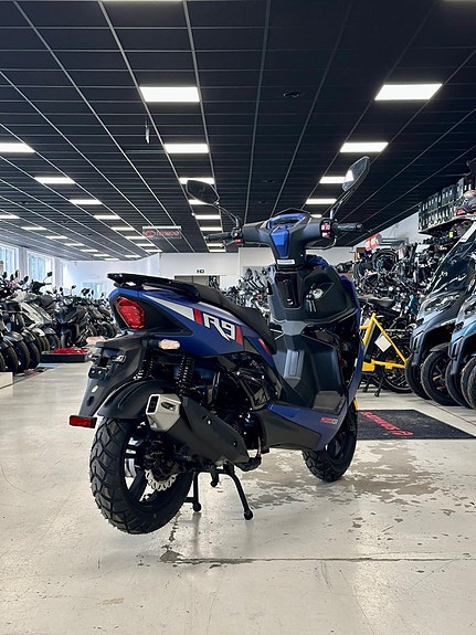 MOTO CR R9 Pure, Klass 1 3 of 5