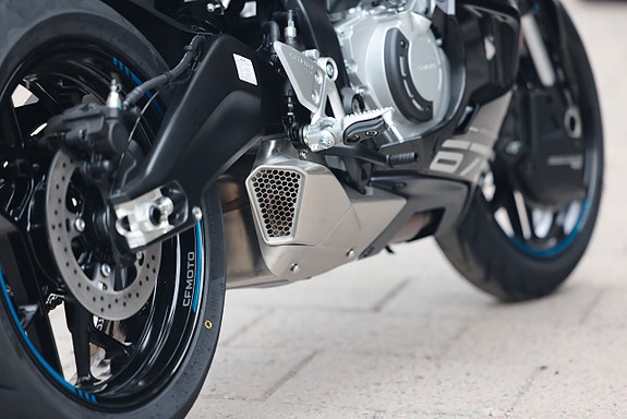 CFMOTO 675 SR-R | Nebula Black |  RÄNTEFRITT 9 of 20