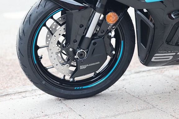 CFMOTO 675 SR-R | Nebula Black |  RÄNTEFRITT 12 of 20