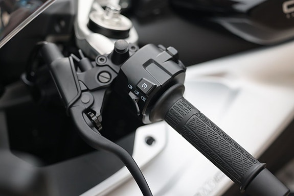 CFMOTO 675 SR-R | Nebula Black |  RÄNTEFRITT 11 of 20