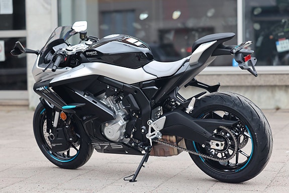 CFMOTO 675 SR-R | Nebula Black |  RÄNTEFRITT 5 of 20