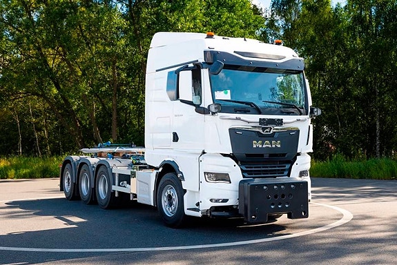 MAN TGX 35.520 8x4-4 Lastväxlare JOAB Fullplog