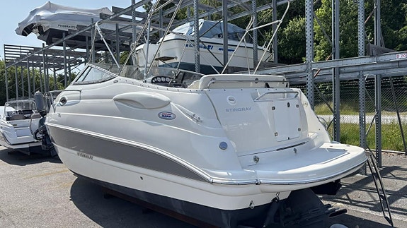 Stingray 250 CS med Volvo Penta 5.0L GXI 270 / DP -13 2 of 5