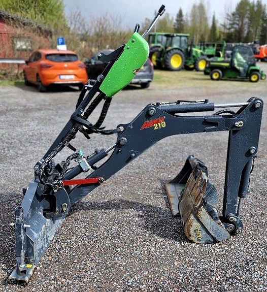 Avant Grävaggregat 210