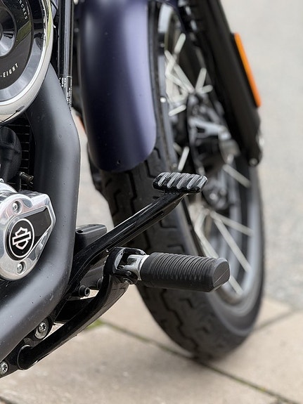 Harley-Davidson FXBB Street Bob 117 - Finns i butik - Demo 6 of 6