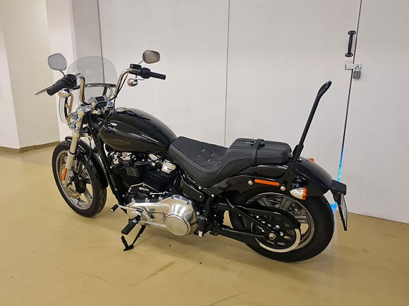 Harley-Davidson Softail Standard FXST 8 of 13